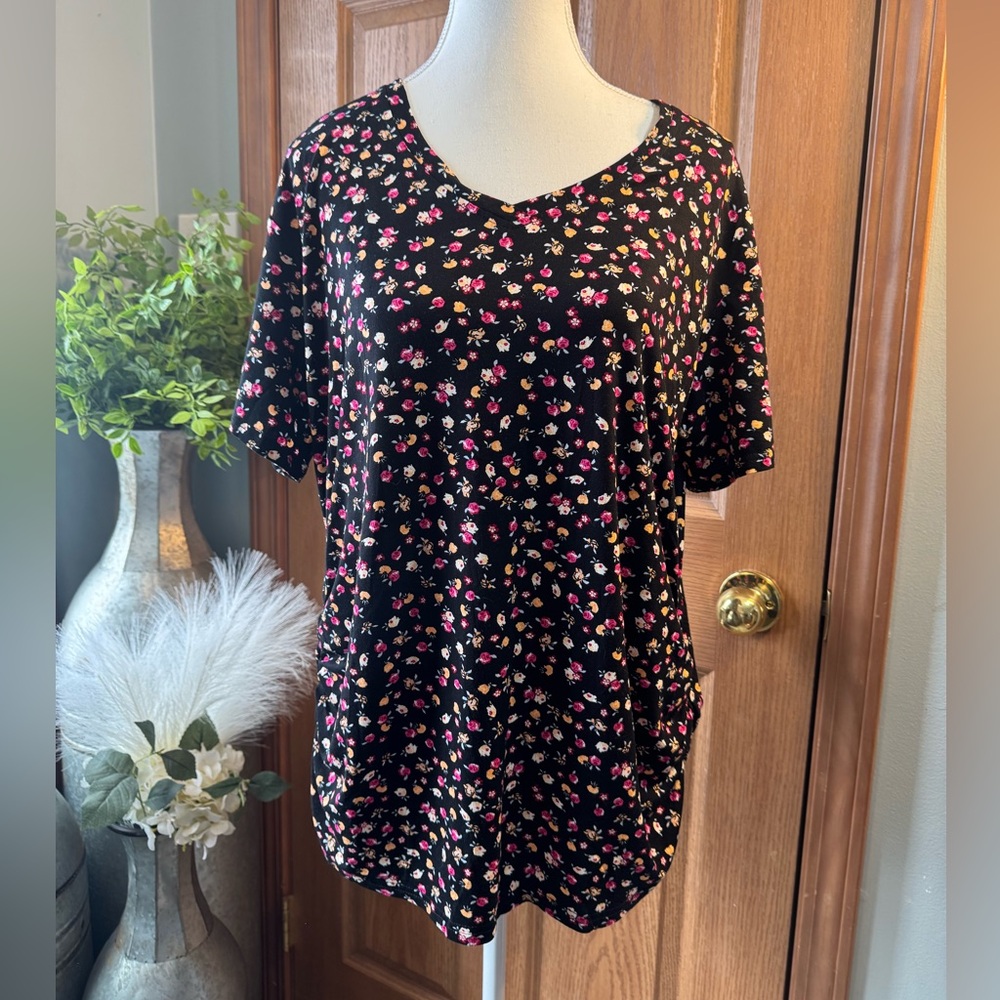 NWT Anydoll Black Floral Short Sleeve Top Woman’s Size XL